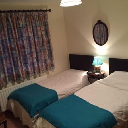Primrose Cottage, Bushmills - Cosy Self Catering Property מראה חיצוני תמונה