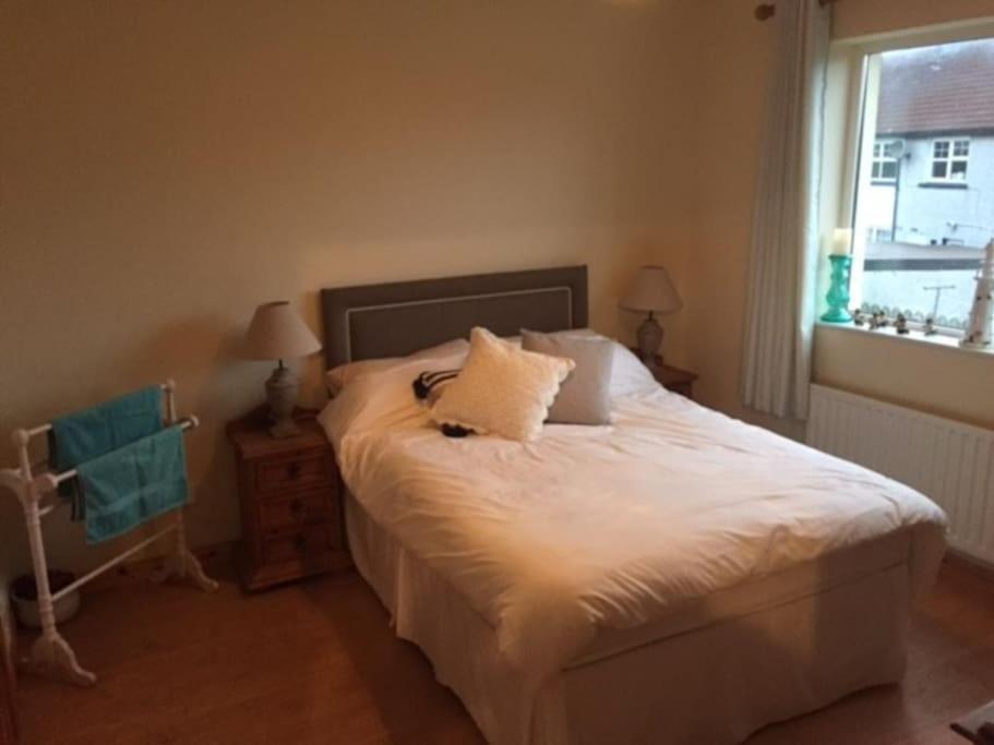 Primrose Cottage, Bushmills - Cosy Self Catering Property מראה חיצוני תמונה